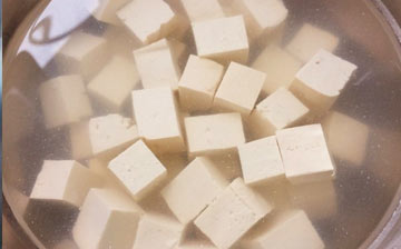 麻婆豆腐的做法1